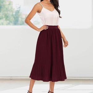 Pleated skirt
